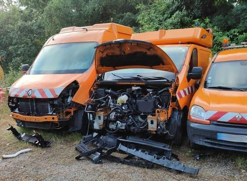 Enlèvement de véhicules utilitaires à Bordeaux - Service professionnel d'enlèvement d'épaves.